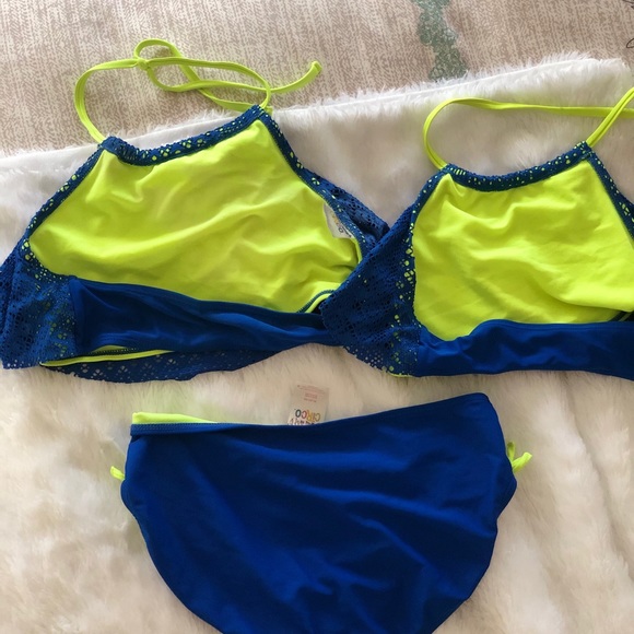 Layered bikini - Picture 2 of 2